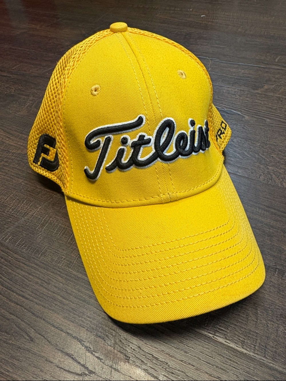 Titleist Footjoy Yellow/ black Mesh Golf Cap w/ Black stitched script small/med